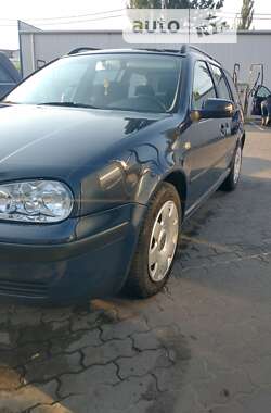 Універсал Volkswagen Golf 2001 в Луцьку