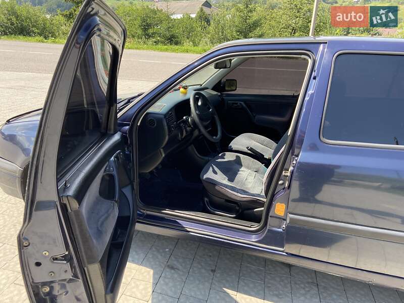 Хэтчбек Volkswagen Golf 1994 в Турке