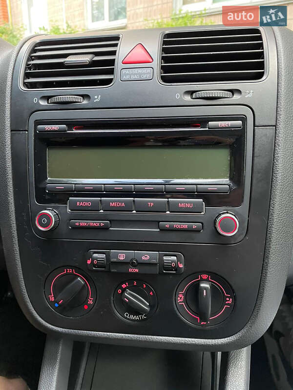 Хэтчбек Volkswagen Golf 2006 в Тернополе