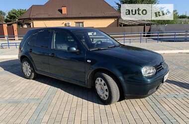 Хэтчбек Volkswagen Golf 2003 в Измаиле