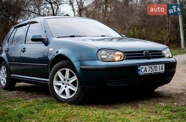 Хэтчбек Volkswagen Golf 2002 в Тальном