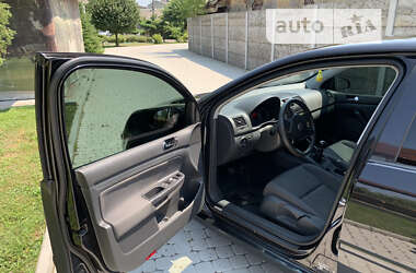 Хэтчбек Volkswagen Golf 2005 в Яворове