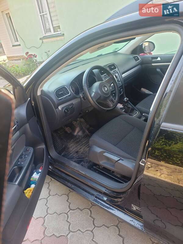 Универсал Volkswagen Golf 2012 в Бучаче