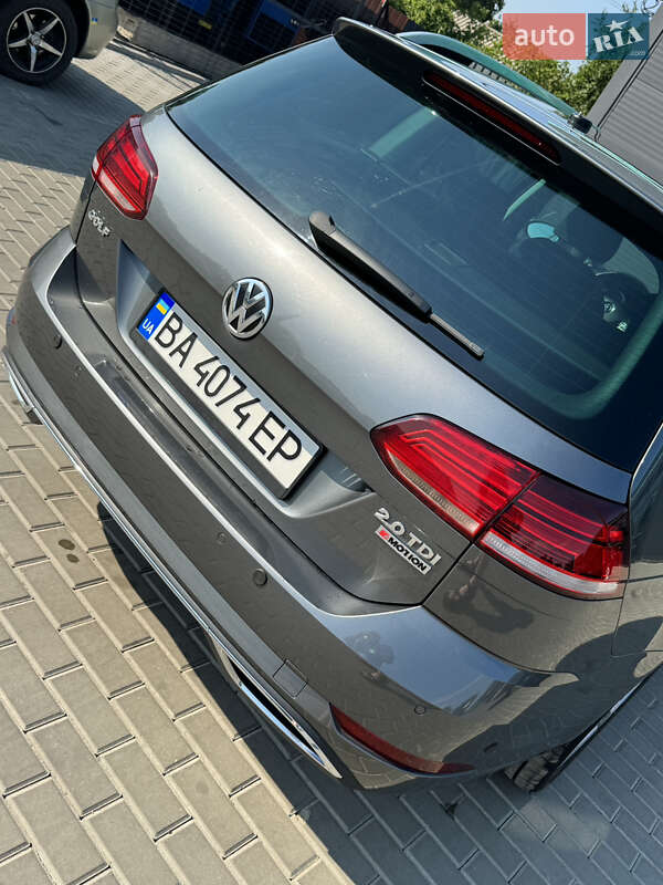 Універсал Volkswagen Golf 2017 в Новомиргороді