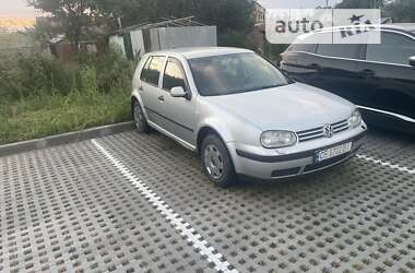 Хэтчбек Volkswagen Golf 2003 в Калиновке