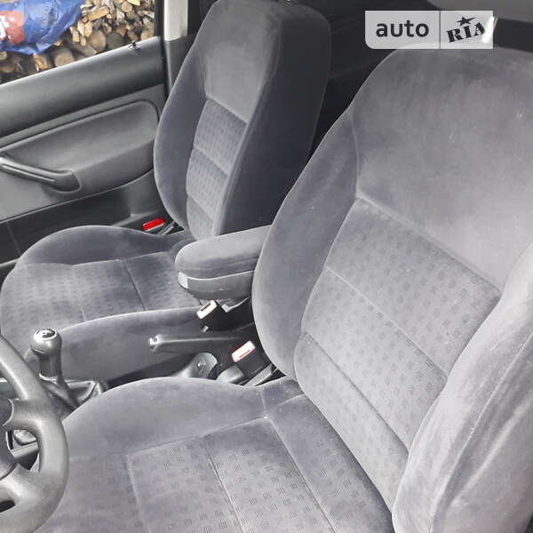 Универсал Volkswagen Golf 2002 в Тернополе