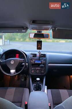 Хетчбек Volkswagen Golf 2008 в Сваляві