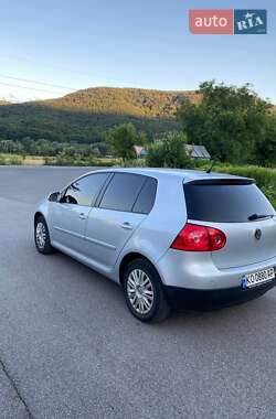 Хетчбек Volkswagen Golf 2008 в Сваляві