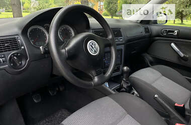 Хэтчбек Volkswagen Golf 2003 в Дрогобыче