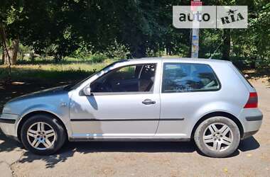 Хетчбек Volkswagen Golf 2001 в Дніпрі