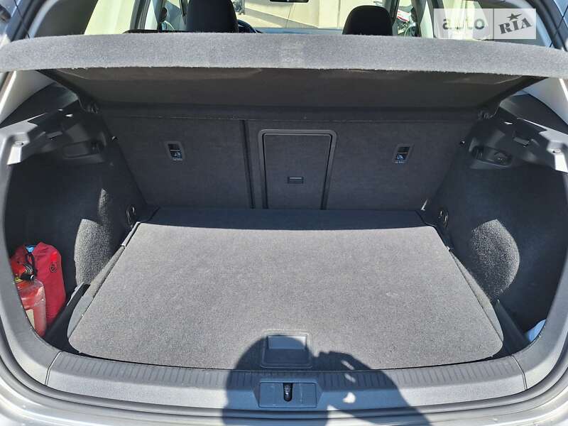 Хетчбек Volkswagen Golf 2019 в Сваляві