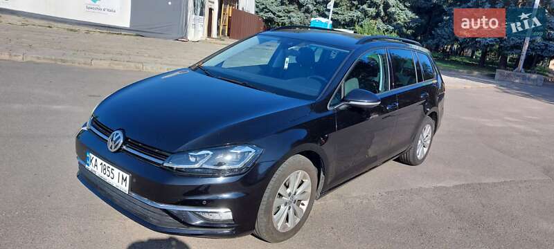 Универсал Volkswagen Golf 2017 в Киеве
