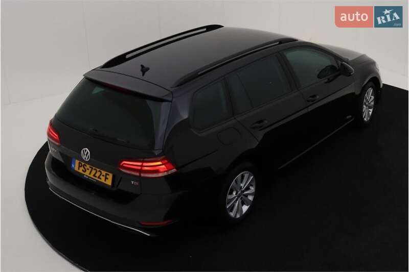 Универсал Volkswagen Golf 2017 в Киеве