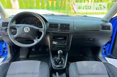 Універсал Volkswagen Golf 2001 в Яворові