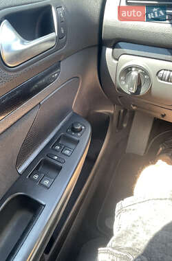 Універсал Volkswagen Golf 2012 в 