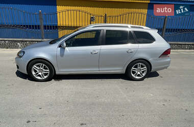 Універсал Volkswagen Golf 2012 в 