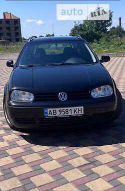 Универсал Volkswagen Golf 2001 в Гайсине