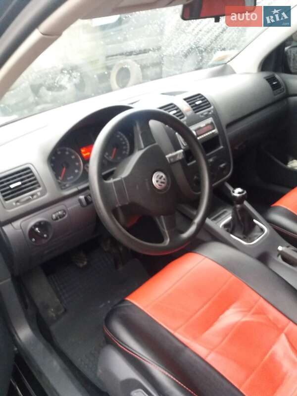 Хетчбек Volkswagen Golf 2008 в Мукачевому