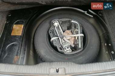 Хэтчбек Volkswagen Golf 2001 в 