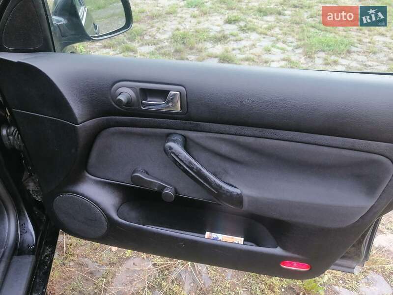 Хэтчбек Volkswagen Golf 2001 в Гоще