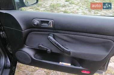 Хэтчбек Volkswagen Golf 2001 в 