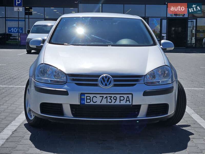 Хетчбек Volkswagen Golf 2004 в Львові