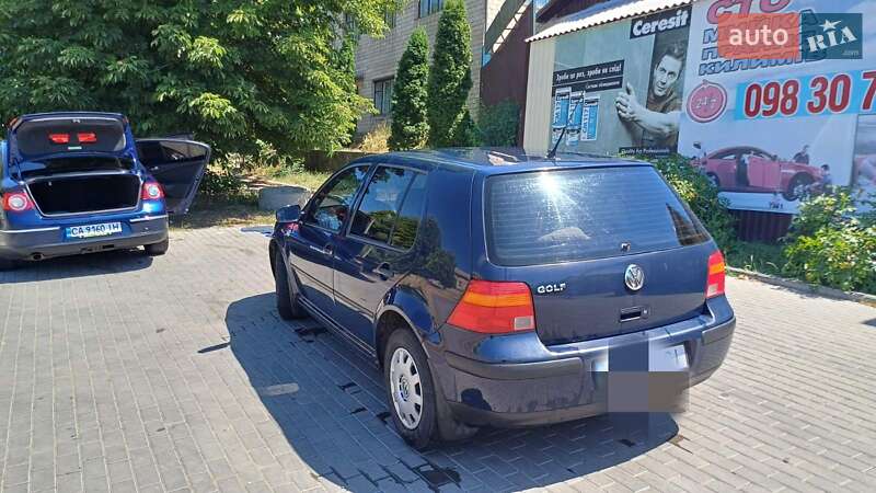Хэтчбек Volkswagen Golf 2001 в Кропивницком