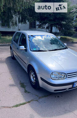 Хэтчбек Volkswagen Golf 2002 в Корсуне-Шевченковском