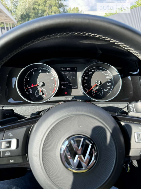 Хэтчбек Volkswagen Golf 2013 в Киеве