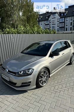 Хэтчбек Volkswagen Golf 2013 в Киеве