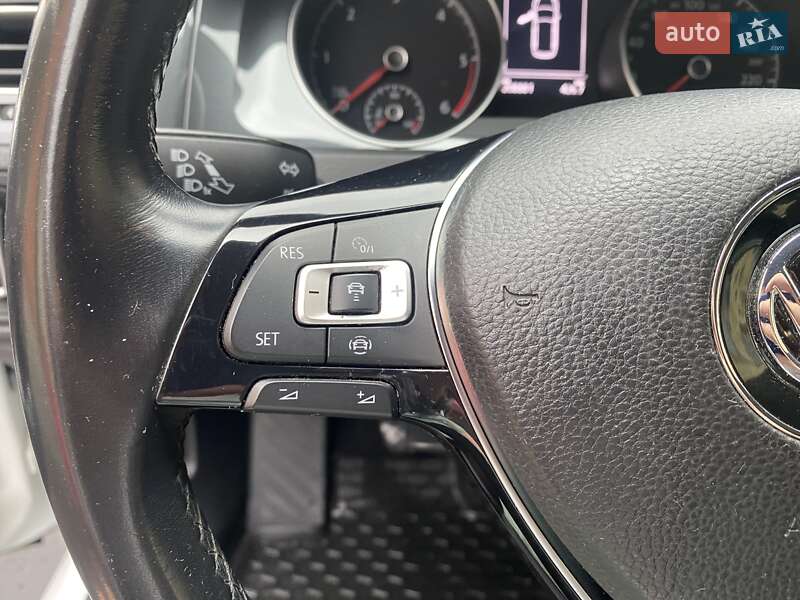 Універсал Volkswagen Golf 2018 в Рівному