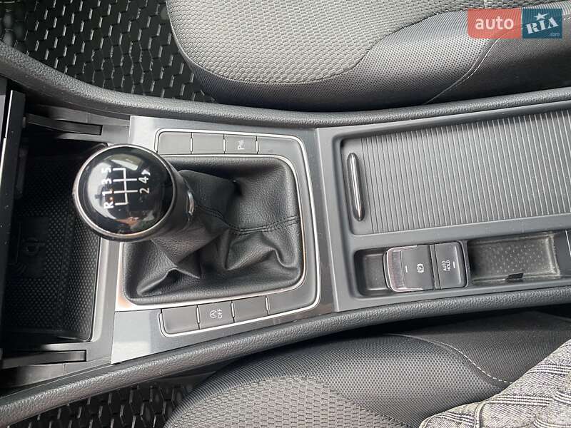 Універсал Volkswagen Golf 2018 в Рівному
