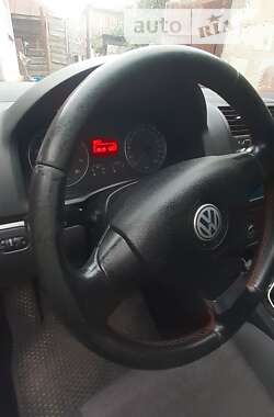 Хэтчбек Volkswagen Golf 2006 в Шостке