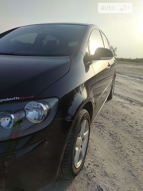 Хэтчбек Volkswagen Golf 2006 в Львове