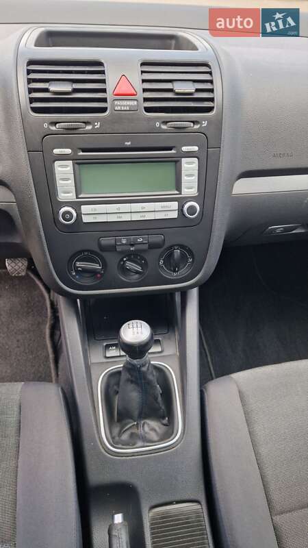 Хэтчбек Volkswagen Golf 2007 в Николаеве