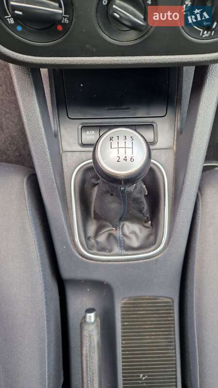 Хэтчбек Volkswagen Golf 2007 в Николаеве