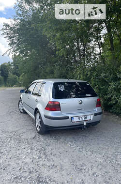 Хэтчбек Volkswagen Golf 2001 в Ладыжине