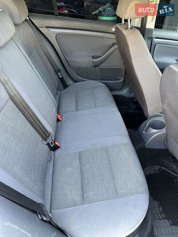 Хэтчбек Volkswagen Golf 2006 в Берегово