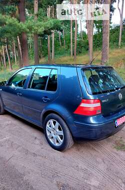 Хэтчбек Volkswagen Golf 2003 в Тростянце