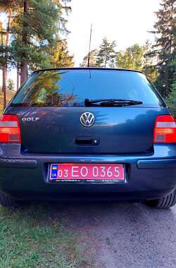 Хэтчбек Volkswagen Golf 2003 в Тростянце