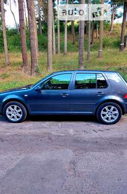 Хэтчбек Volkswagen Golf 2003 в Тростянце