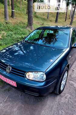 Хэтчбек Volkswagen Golf 2003 в Тростянце