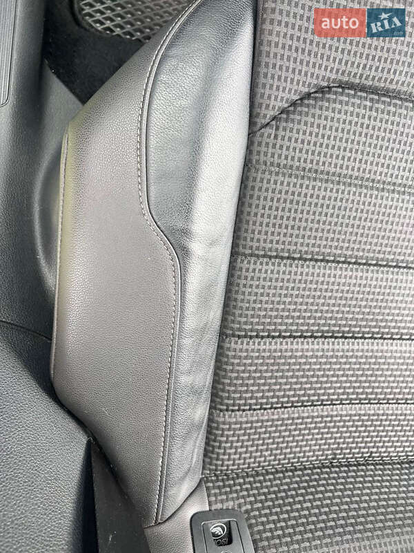 Хетчбек Volkswagen Golf 2013 в Луцьку