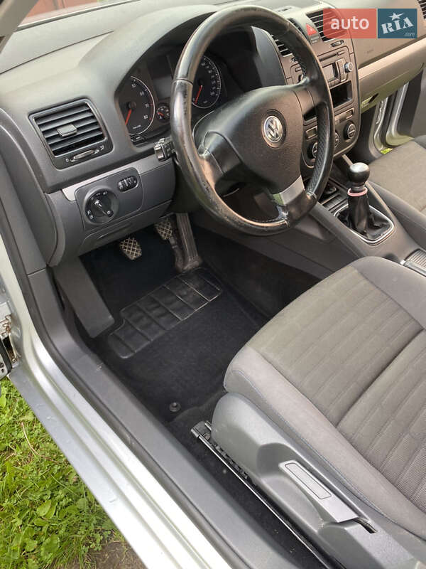 Хетчбек Volkswagen Golf 2007 в Львові