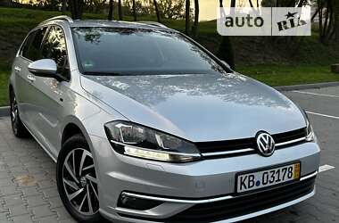 Универсал Volkswagen Golf 2018 в Хмельницком