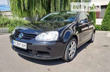 Хетчбек Volkswagen Golf 2004 в Дніпрі