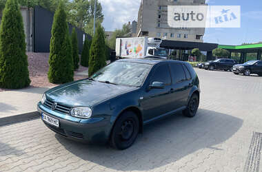 Хэтчбек Volkswagen Golf 2001 в Черкассах