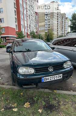 Хэтчбек Volkswagen Golf 2002 в Одессе