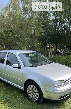 Хэтчбек Volkswagen Golf 2002 в Ковеле