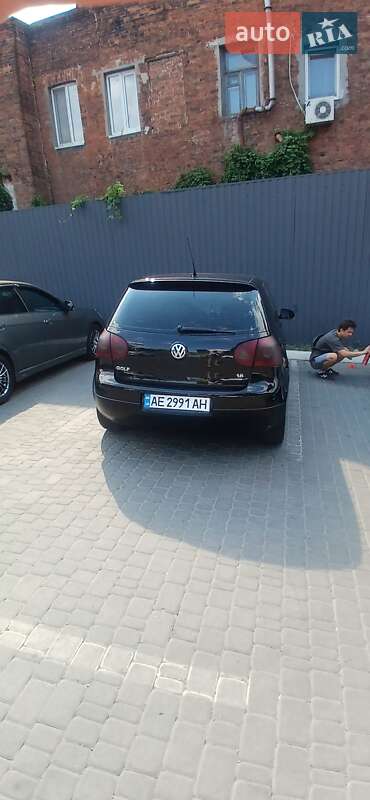 Хэтчбек Volkswagen Golf 2008 в 